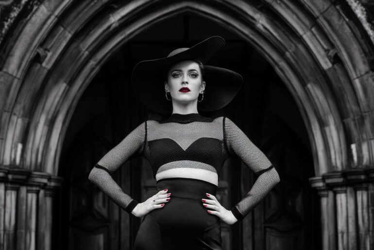 10 Stunning Trad Goth Outfits for Women!