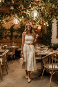 10 Casual and Cool Summer Dinner Outfit Ideas For The Night