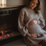 15 Winter Outfits for Pregnant Women That Are Stylish and Cozy