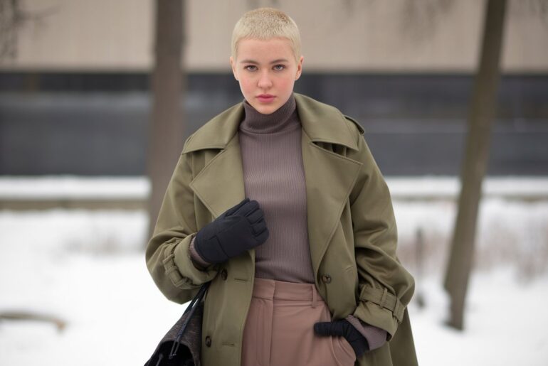 16 Winter Outfits for Women with Short Hair to Stay Stylish