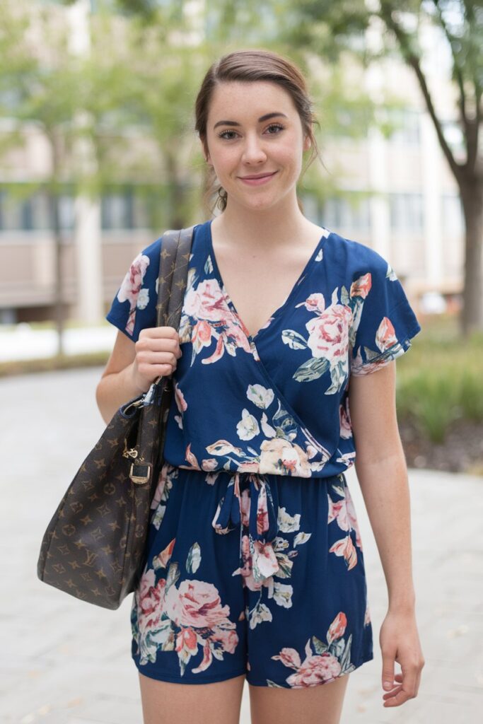 17 Summer Outfits for College That Work for Class, Campus, and Beyond